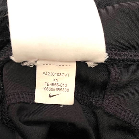 Nike Fast Dri-FIT Black Mid Rise 7/8 Leggings Reflective Zip Pocket Size XS - Picture 13 of 16